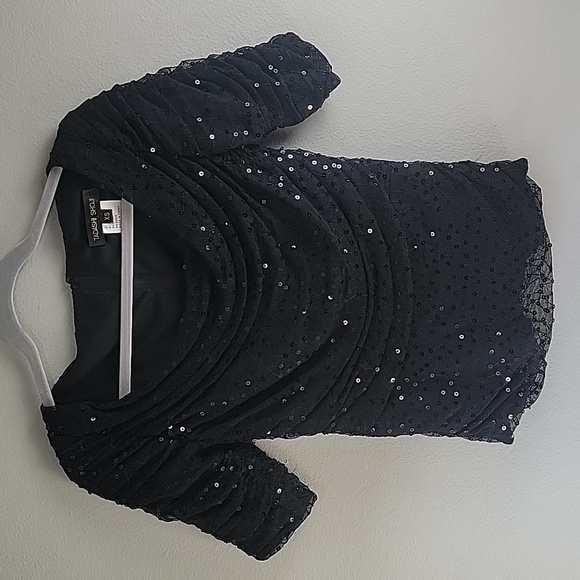 Tadashi Shoji sequin fitted top - Picture 1 of 10